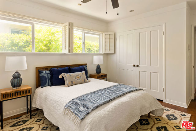 6020 S Corning Avenue, Los Angeles CA: https://media.crmls.org/mediaz/60ce141c-cc4a-407e-a224-d9938984d1ab.jpg