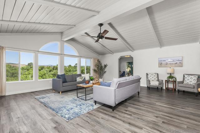 5188 Weymouth Way, Oceanside CA: https://media.crmls.org/mediaz/60ce4f0c-8e8f-4708-9a32-a2f6f5adfe61.jpg