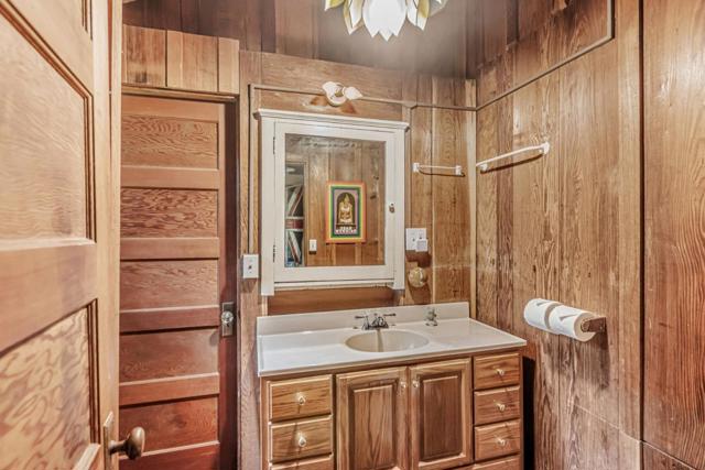 855 Dearborn Park Road, Pescadero CA: https://media.crmls.org/mediaz/60ce5fba-4137-4cb0-b357-3abef007a2ae.jpg