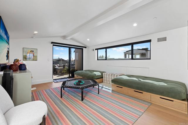 Detail Gallery Image 42 of 72 For 119 41st St, Newport Beach,  CA 92663 - 3 Beds | 5 Baths