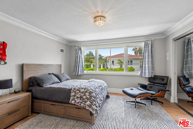 14226 Chandler Boulevard, Sherman Oaks CA: https://media.crmls.org/mediaz/60cedac2-047d-4f99-a210-d8309d6fff30.jpg