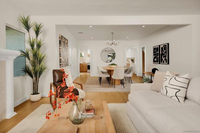 1900 W 41St St, Los Angeles CA: https://media.crmls.org/mediaz/60cee2b3-74fb-4393-a838-14d1c21c6367.jpg