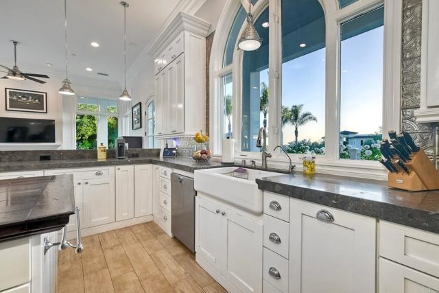 Detail Gallery Image 19 of 71 For 2507 Walinca Way, Vista,  CA 92084 - 4 Beds | 4 Baths