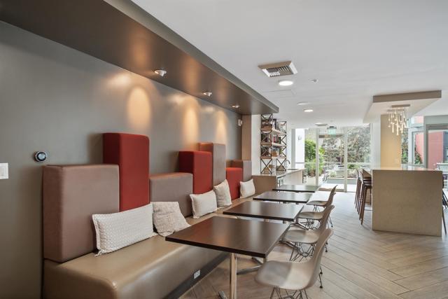 1240 India St, San Diego CA: https://media.crmls.org/mediaz/60cf8be7-a8fb-4653-af60-6c369fa5459c.jpg