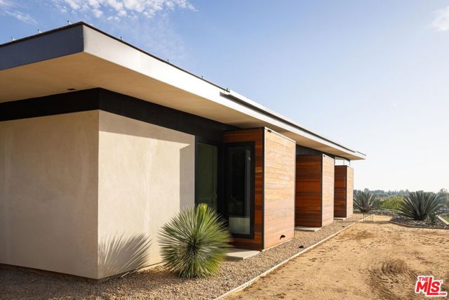 36453 Via El Pais Bonita, Temecula CA: https://media.crmls.org/mediaz/60cfa39b-949b-4d60-bedb-e2a557610574.jpg