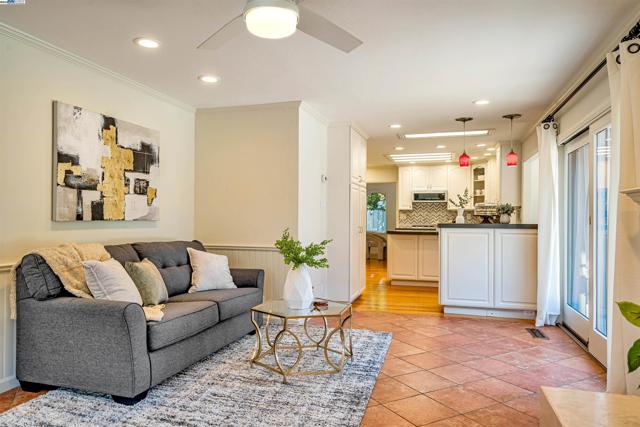 216 Salamanca Ct, San Ramon CA: https://media.crmls.org/mediaz/60cfb3eb-f50b-4b50-86ed-f509e17171be.jpg