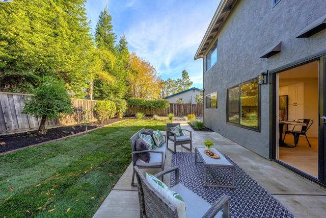 311 Foxboro Ct, San Ramon CA: https://media.crmls.org/mediaz/60cfc784-4e49-448c-b39c-efcd8db8a487.jpg