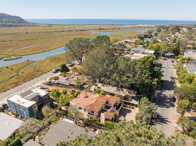 2563 Via Pisa, Del Mar CA: https://media.crmls.org/mediaz/60d006fc-058d-4a6e-985b-c75e863938ec.jpg