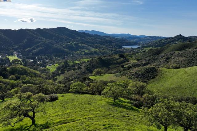 0 Oak Glen Ave, Morgan Hill CA: https://media.crmls.org/mediaz/60d008d6-85a0-46be-b7b0-78985b92f33b.jpg