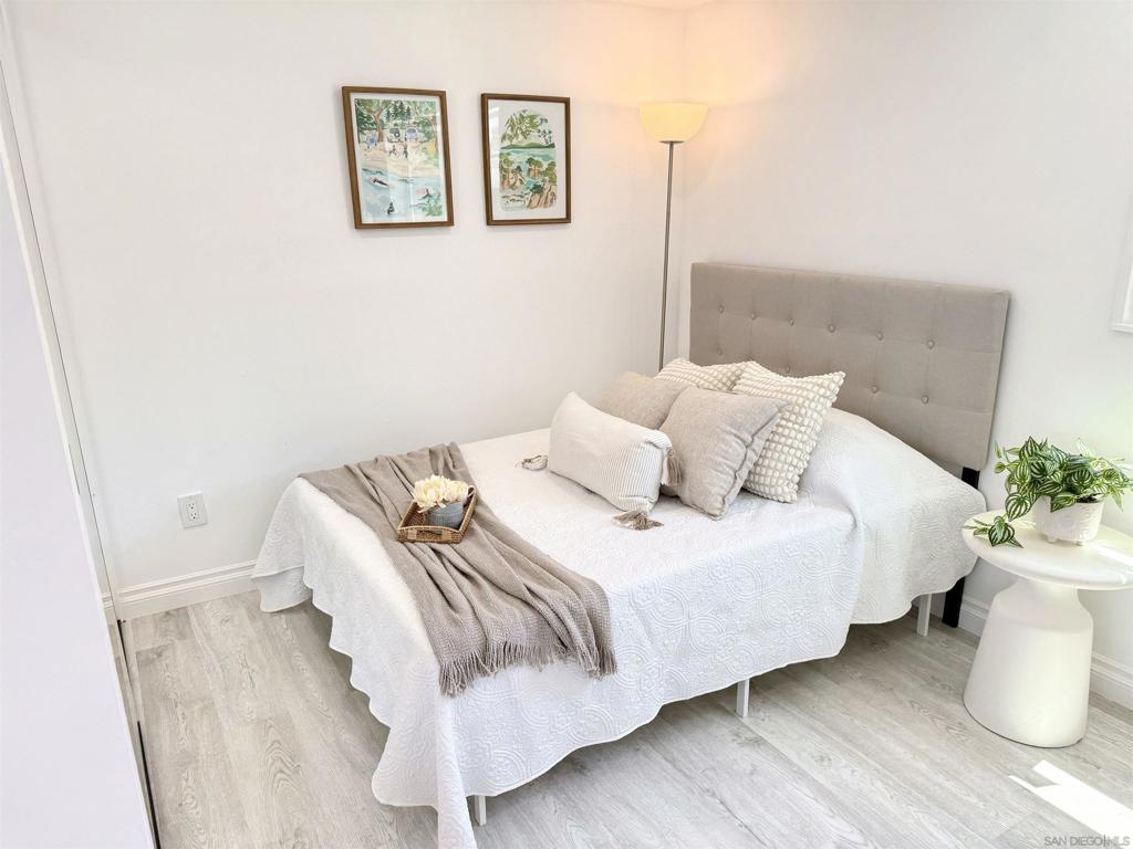 MLS #250033080SD img 21