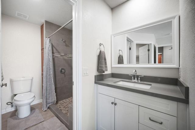 Image 14 of 25 For 78650 Avenue 42  1005