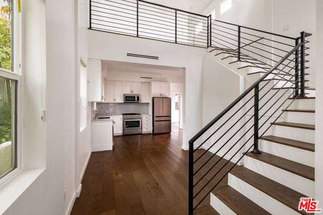 24042 Killion Street, Woodland Hills CA: https://media.crmls.org/mediaz/60d15d01-b4c6-457e-bbd0-e1c908012293.jpg