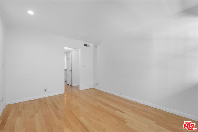 740 North Kings Road, 114 photo 21