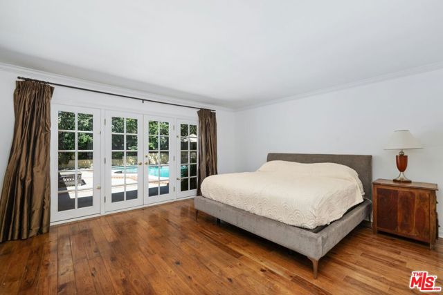 1834 Roscomare Road, Los Angeles CA: https://media.crmls.org/mediaz/60d243e4-cc40-4585-972d-e9b45d4cd583.jpg