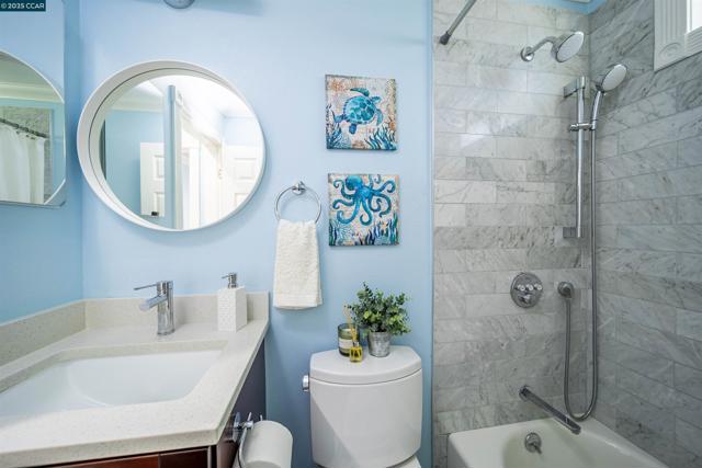 2421 Lincoln Ave, Richmond CA: https://media.crmls.org/mediaz/60d2c6c0-ca12-45a0-9dc2-4681eb837d89.jpg