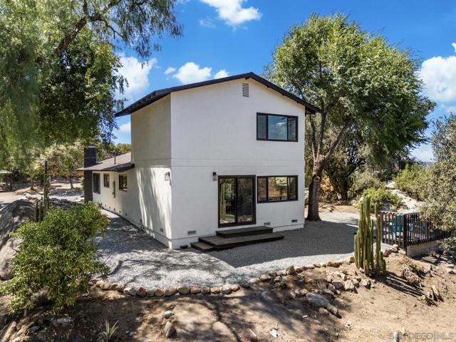 2523 San Vicente Road, Ramona CA: https://media.crmls.org/mediaz/60d2e0cd-7096-4e31-ae94-2f2f2f84adee.jpg
