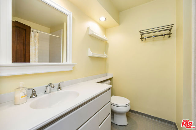 2124 Eric Drive, Los Angeles CA: https://media.crmls.org/mediaz/60d32c8f-3879-4f9f-8b00-95f7265f64dd.jpg