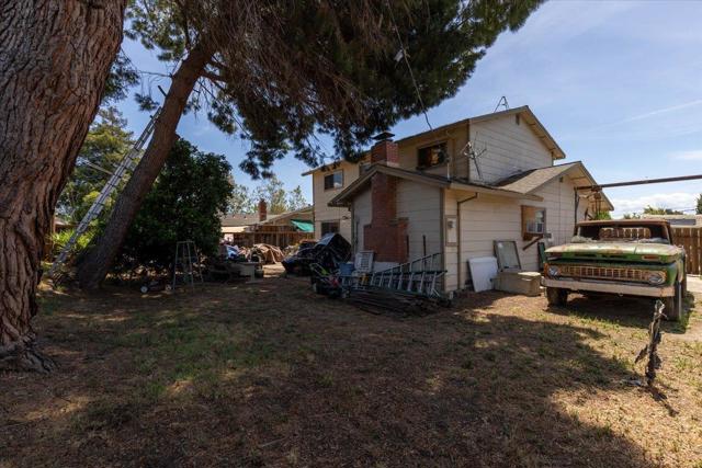 2074 Ashwood Lane, San Jose CA: https://media.crmls.org/mediaz/60d35f79-c9b1-40e8-838e-15809e9b5090.jpg