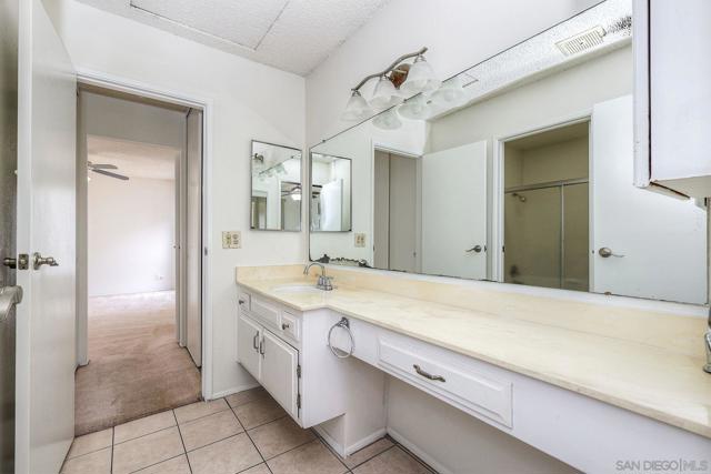 14745 Caminito Orense Este, San Diego CA: https://media.crmls.org/mediaz/60d36887-6d59-423d-9b46-65f27e0ddc44.jpg