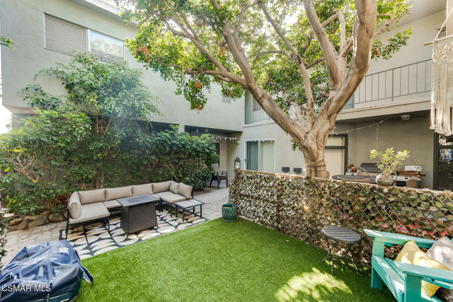 3411 Mclaughlin Avenue, Los Angeles CA: https://media.crmls.org/mediaz/60d4133a-1f16-4a28-a582-d1b00980d39b.jpg