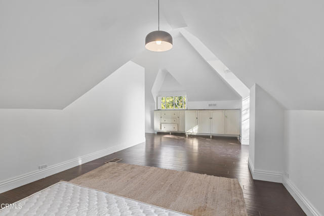 263 San Miguel Road, Pasadena CA: https://media.crmls.org/mediaz/60d41f95-ee3f-4cf3-9f67-c6a9a3c48a2d.jpg