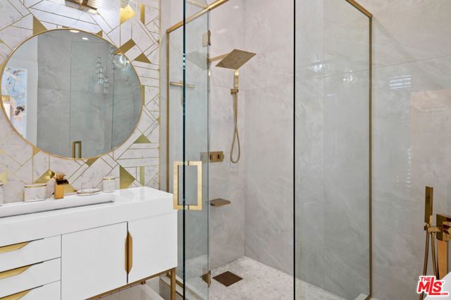 1083 E Circulo San Sorrento Road, Palm Springs CA: https://media.crmls.org/mediaz/60d436bb-e095-4966-84fe-0b25ed9c18f5.jpg