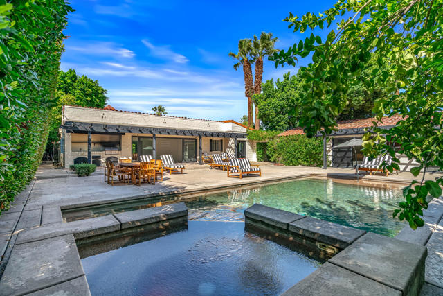839 N Avenida Olivos, Palm Springs CA: https://media.crmls.org/mediaz/60d4b70d-7eb1-442d-ae4b-363df9886153.jpg
