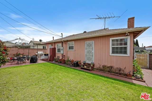 2533 W 118th Place, Hawthorne CA: https://media.crmls.org/mediaz/60d5111c-159e-47f5-9087-8d7e7f7632f2.jpg