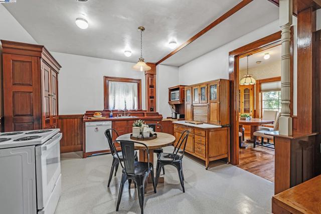 2211 College Avenue, Livermore CA: https://media.crmls.org/mediaz/60d6721a-432c-4e96-8cd4-e6a59a58863f.jpg