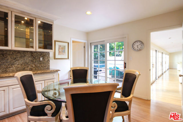 1148 COLDWATER CANYON Drive, Beverly Hills CA: https://media.crmls.org/mediaz/60d68bdb-0283-49ad-af17-4279b83d327e.jpg