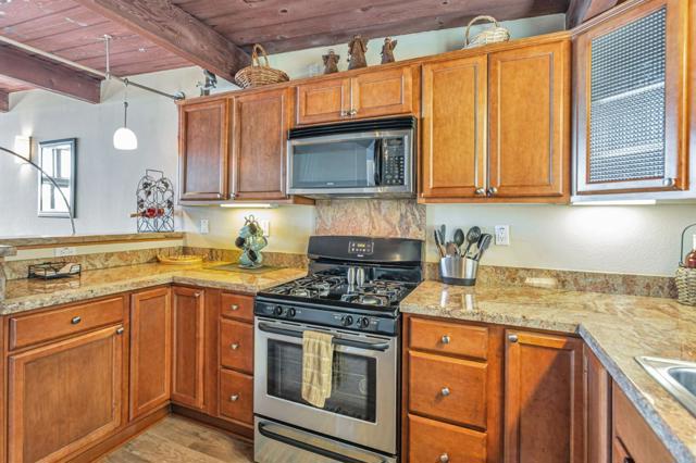 156 Mar Vista Drive, Monterey CA: https://media.crmls.org/mediaz/60d6cc72-83b2-4690-9656-47de773899c8.jpg