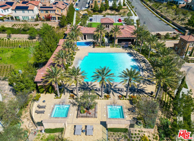 20763 Pine Cone Circle, Porter Ranch CA: https://media.crmls.org/mediaz/60d7bb9c-91d0-47da-81d6-df084d1203df.jpg