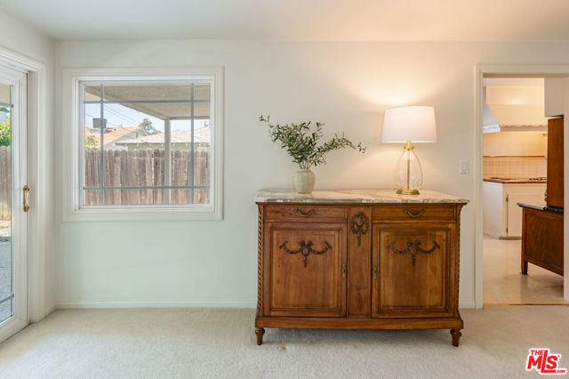 21924 Buena Ventura Street, Woodland Hills CA: https://media.crmls.org/mediaz/60d7d529-9b63-48f6-9848-d373903518d2.jpg