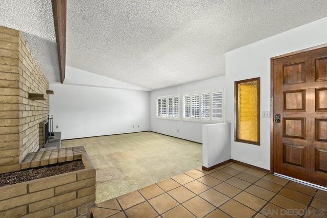 3718 Barbic Ct, Spring Valley CA: https://media.crmls.org/mediaz/60d82be2-8e88-49f5-a6eb-6669f0bdd06a.jpg