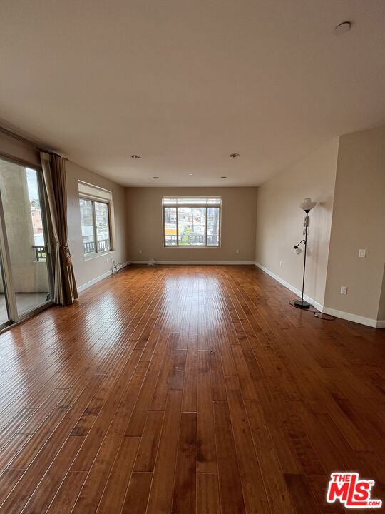 991 Arapahoe Street, Los Angeles CA: https://media.crmls.org/mediaz/60d95172-23d4-4bbe-862f-0bfa1ec0b0ec.jpg