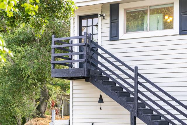 1501 Hidden Valley Road, Soquel CA: https://media.crmls.org/mediaz/60d99d63-7474-45a1-9dfb-4d537da1cb86.jpg