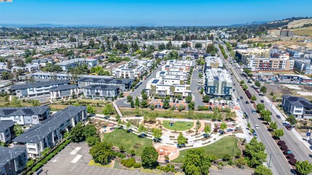 29231 Hub Ct, Hayward CA: https://media.crmls.org/mediaz/60d9ee7b-543b-4f96-8f19-9998cac32a2c.jpg
