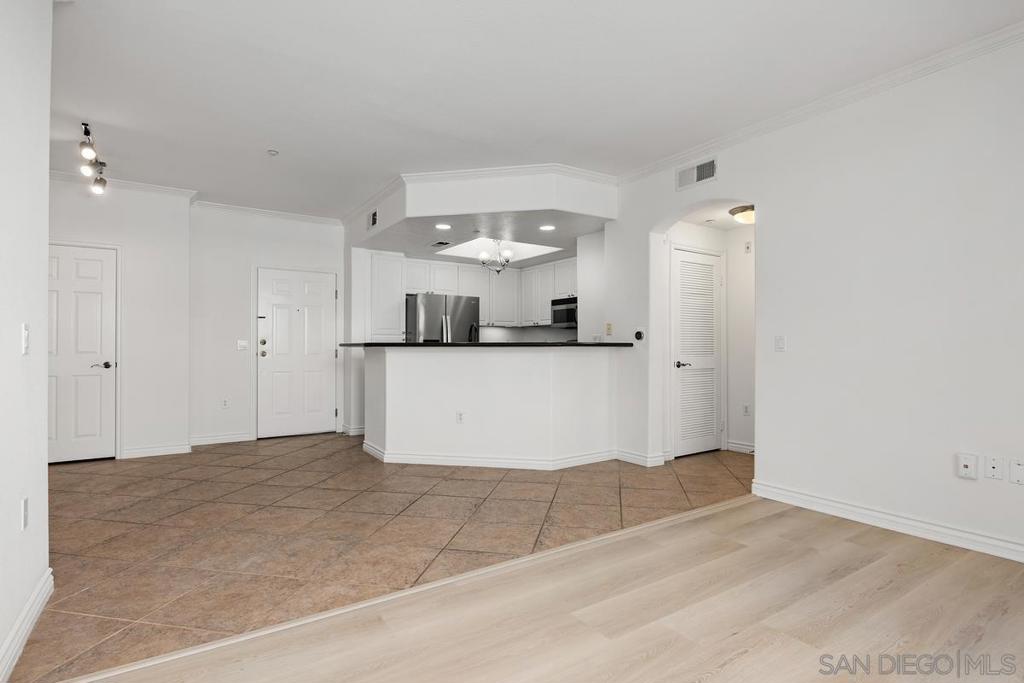 9263 Regents Rd - photo 7