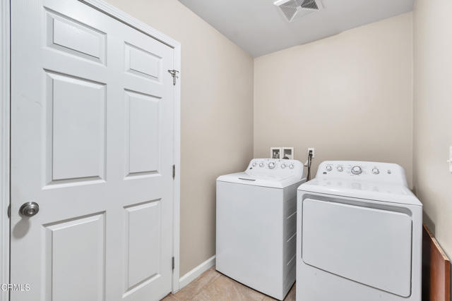 17717 Bangor Avenue, Hesperia CA: https://media.crmls.org/mediaz/60db07a0-9849-451c-83e6-a11221477b5d.jpg