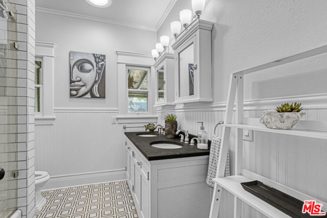 991 Palm Terrace, Pasadena CA: https://media.crmls.org/mediaz/60db5912-d1c7-449c-8759-f64b6c0ff9be.jpg