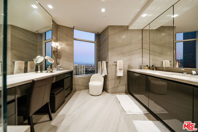 1 W Century Drive, Los Angeles CA: https://media.crmls.org/mediaz/60db8bf2-2b56-4d0c-a1db-943d39d30c7c.jpg