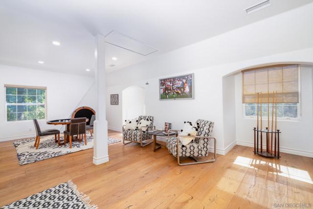 5 Rolling View Lane, Fallbrook CA: https://media.crmls.org/mediaz/60db96d2-8406-4de0-b52f-0504ea55adb3.jpg