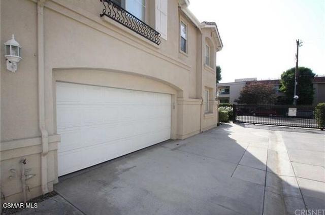 5616 Etiwanda Avenue, Tarzana CA: https://media.crmls.org/mediaz/60dbb235-bf99-41f8-a29f-98b7713f5f50.jpg