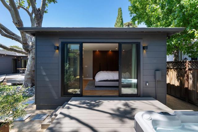 137 30th Avenue, San Mateo CA: https://media.crmls.org/mediaz/60dc6132-4def-4983-94ba-4ec4ae46fb00.jpg