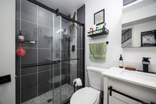 4380 Temecula St, San Diego CA: https://media.crmls.org/mediaz/60dc9506-7ff4-49f1-a521-13b40363a389.jpg