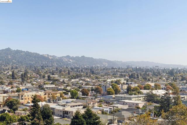 Image 9 of 37 For 935 Hillside Ave