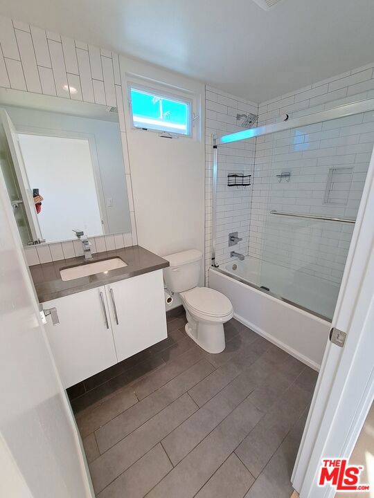 Commercial for Sale in Los Angeles, California