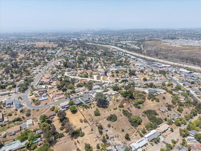2035 Paradise St, San Diego CA: https://media.crmls.org/mediaz/60deb5b5-dc22-4b2b-bad2-7bcccb157084.jpg