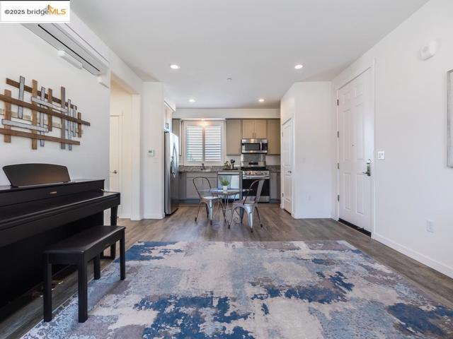 2600 Wildflower Station Pl #72, Antioch CA: https://media.crmls.org/mediaz/60df1062-c5c7-45e6-a9ab-142aaa77c0a9.jpg