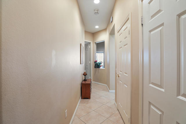 78810 78810 Sunrise Mountain View, Palm Desert CA: https://media.crmls.org/mediaz/60df3cb9-e965-4e30-846e-eb2c90046553.jpg
